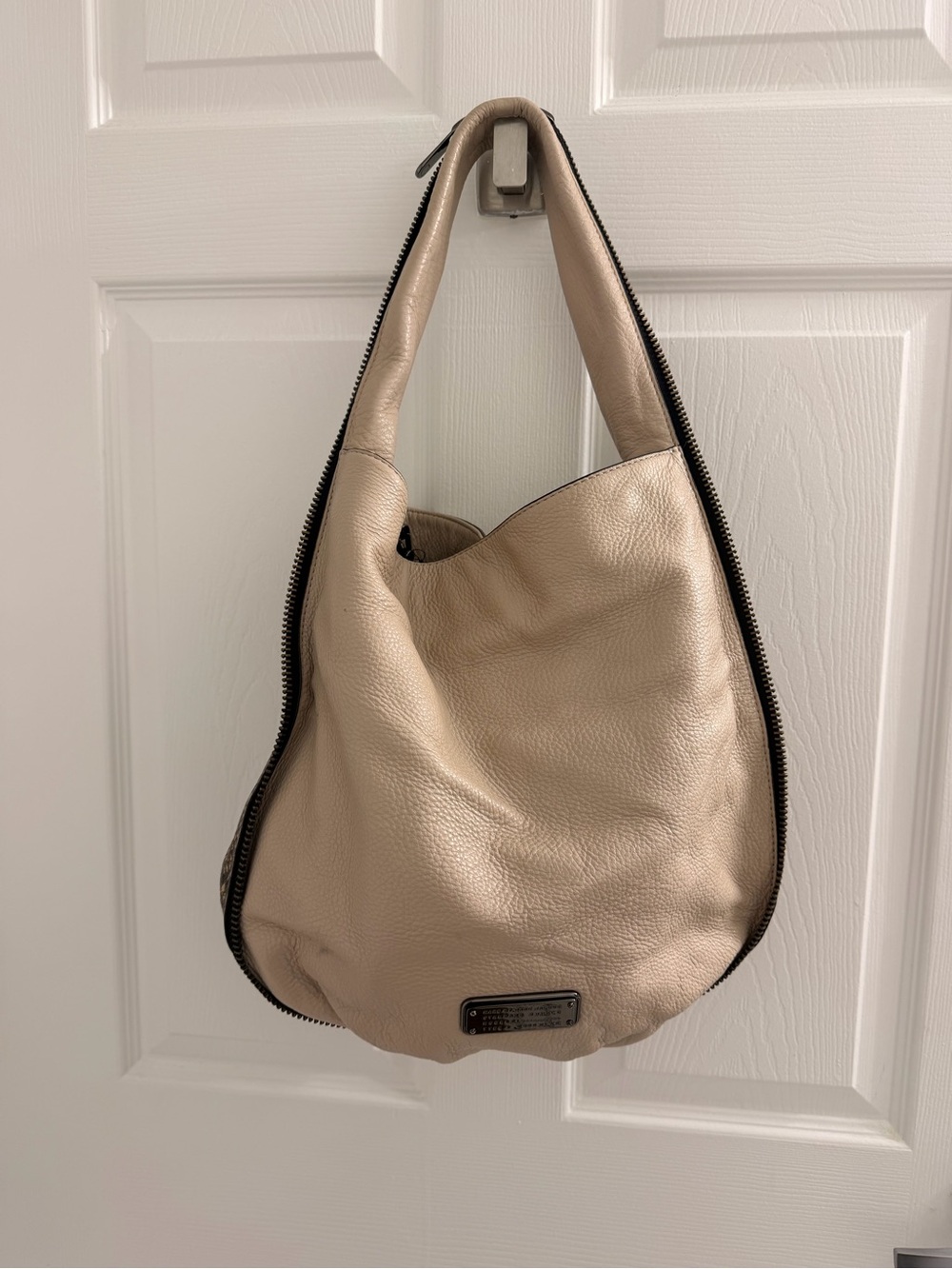Marc Jacobs Beige Leather Hobo Bag - Soft Pebbled Shoulder Purse